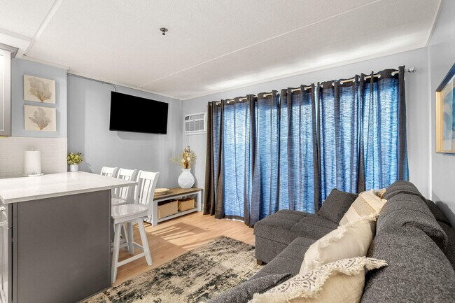 Building Photo - 933 Ocean Blvd