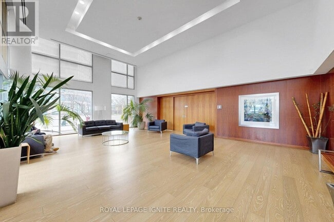 Building Photo - 225 Webb Dr