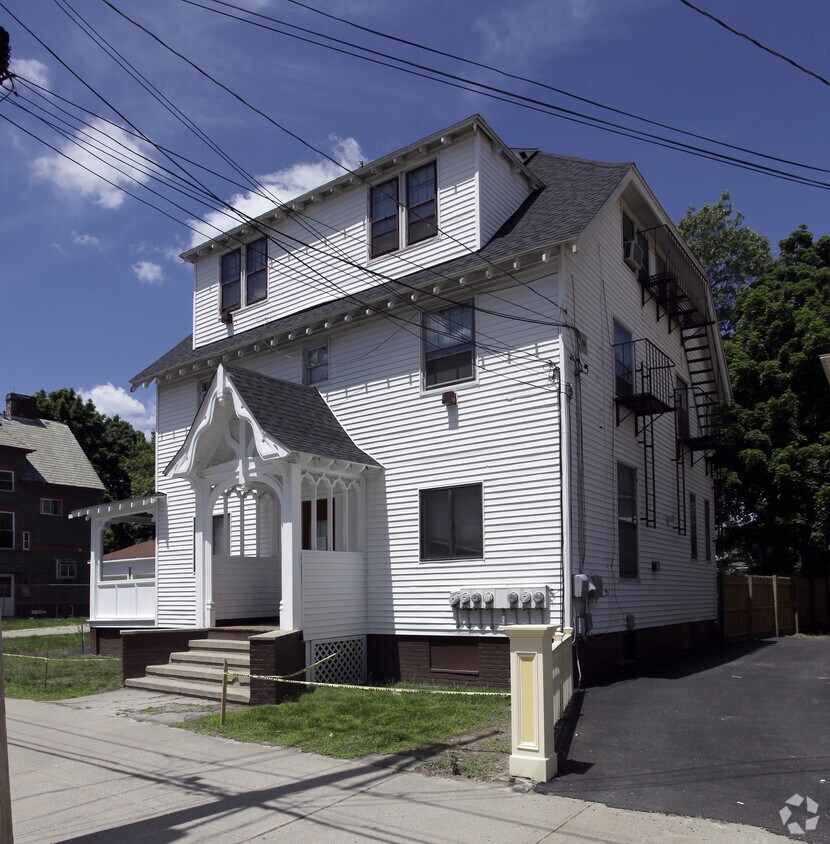 Building Photo - 25 Wesleyan Ave