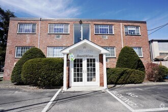 Building Photo - 11 Embassy Rd