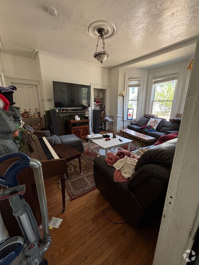 Building Photo - 53 Allston St