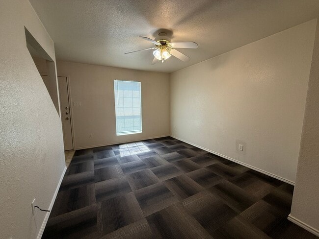 Building Photo - 4405 Abigail Dr