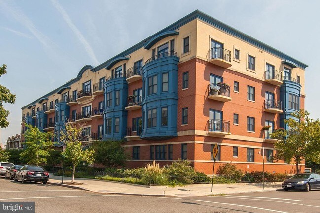 Building Photo - 401 13th St NE