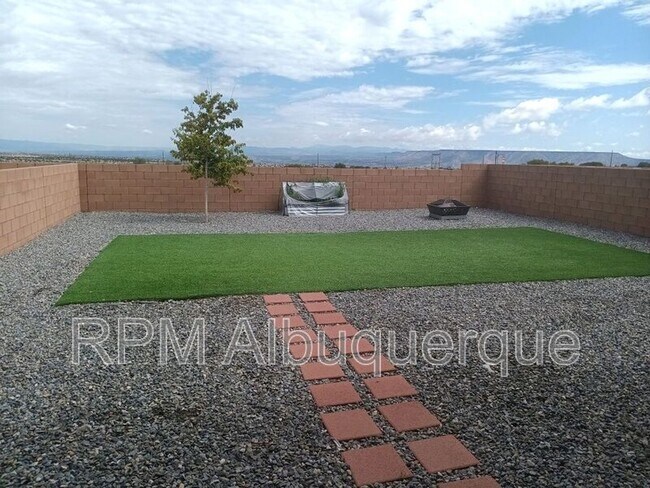 Foto del edificio - 4863 Blackburn Rd NE