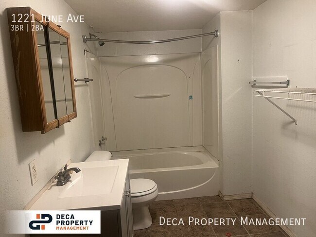 Foto del edificio - 3 Bedroom 2 Bathroom House