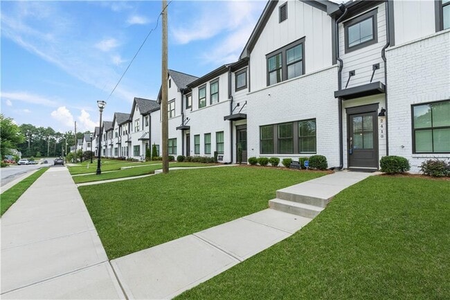 Foto del edificio - 2410 Lakeshore Ln