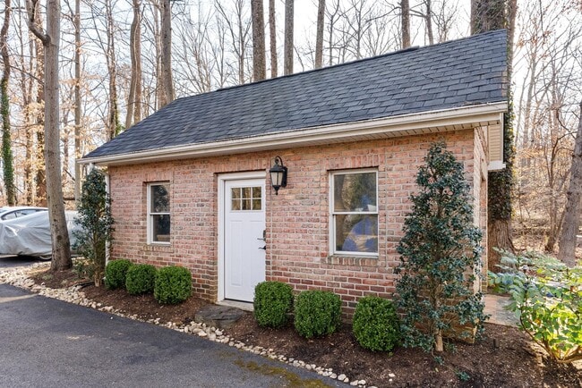 Building Photo - 1856 Severn Grove Rd