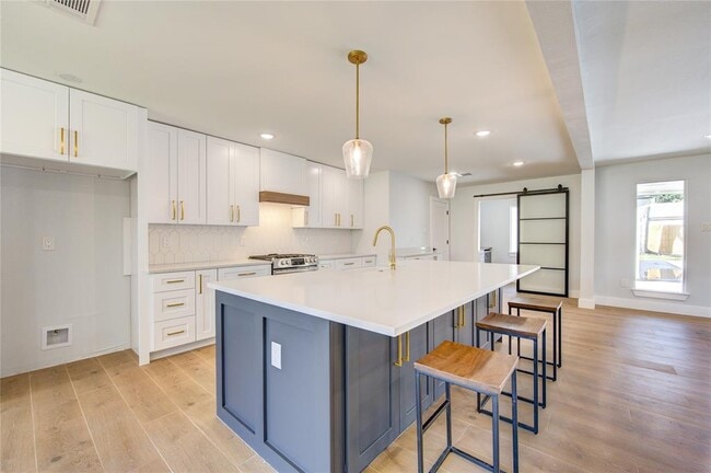 Building Photo - 1810 Eagle Falls Ct