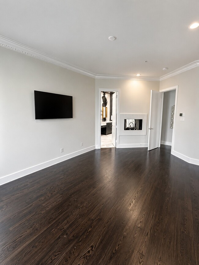 Building Photo - 2211 Worthington St