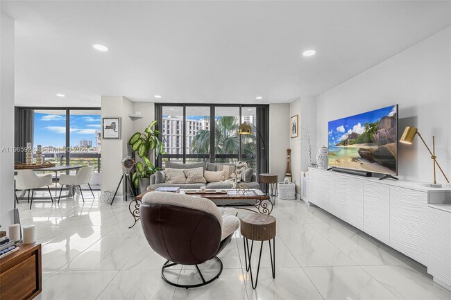 Foto del edificio - 3500 Mystic Pointe Dr