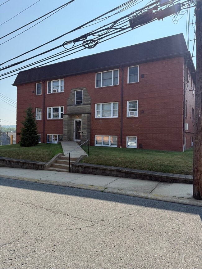Building Photo - 419 Shady Ave