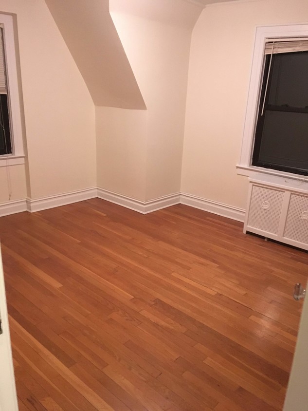 Bedroom 1 - 52 Greenway N