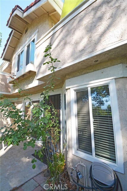 Building Photo - 1529 Elkwood St