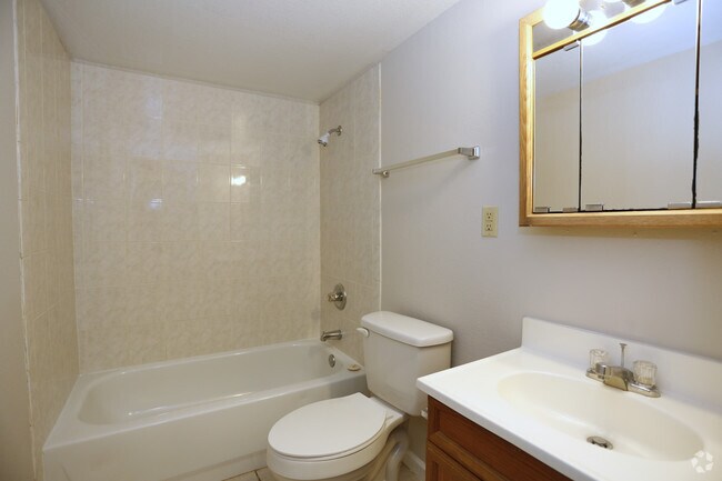 2HAB, 2BA - 910 FT² - Baño - Prairie Hills