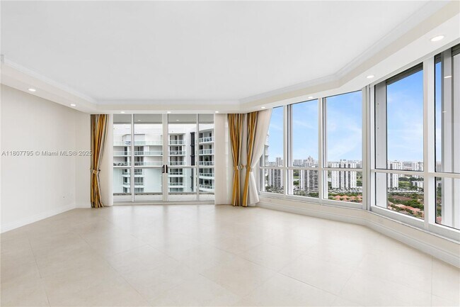 Foto del edificio - 21150 Point Pl