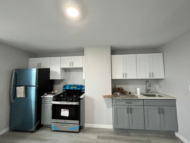 Building Photo - 399 Cator Ave