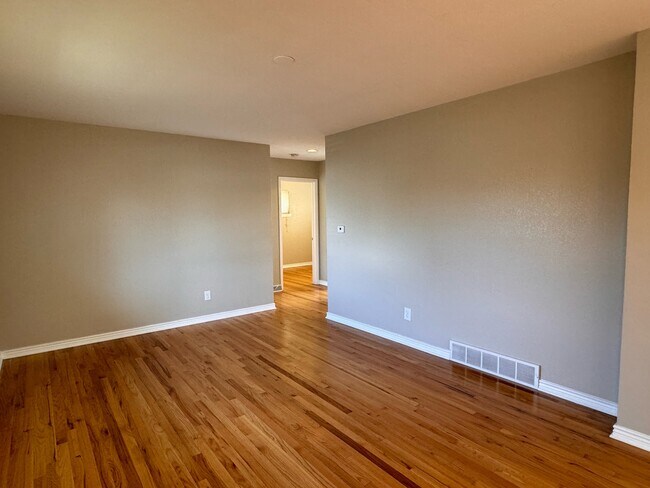 Building Photo - 3460 W Amherst Ave