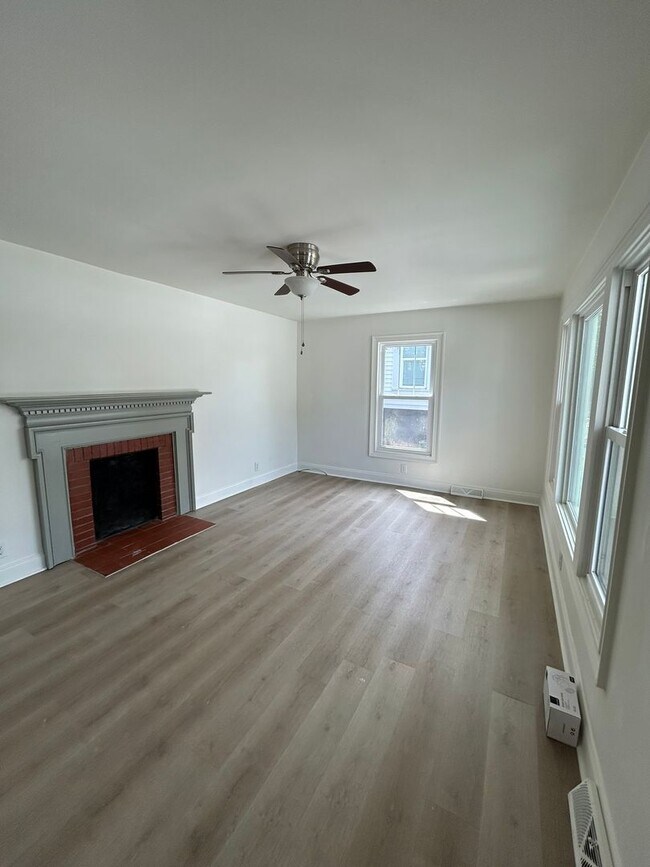 Foto del edificio - Beautifully Remodeled 4/2