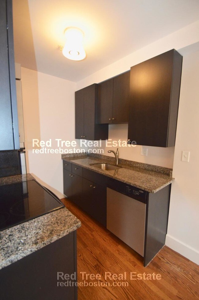 Building Photo - South End 1 Bed 1 Bath with Laundry in Unit