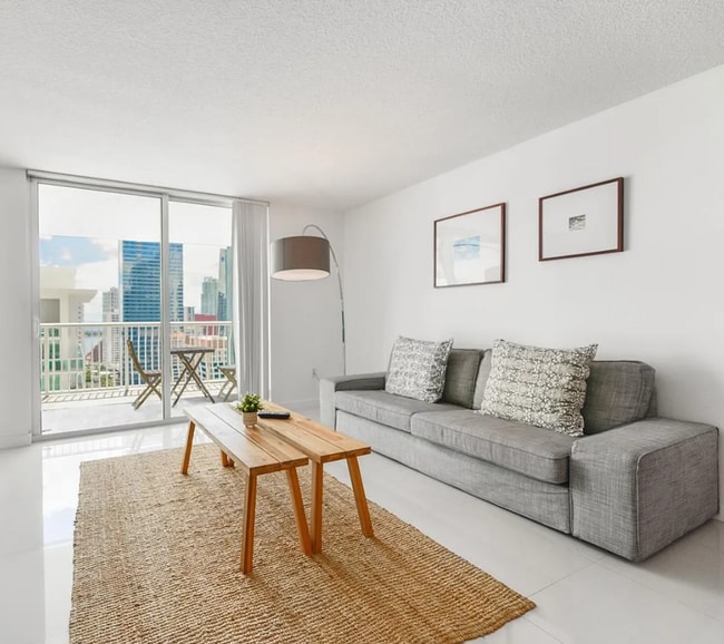 Building Photo - 1200 Brickell Bay Dr