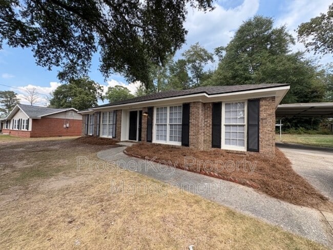 Building Photo - 634 Southern Pines Dr