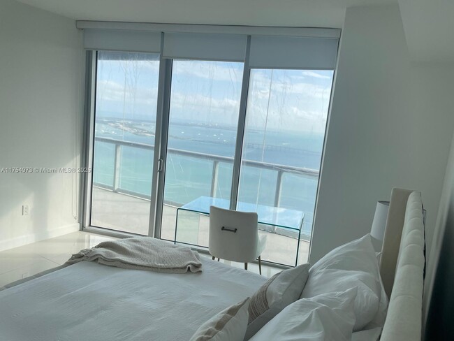 Foto del edificio - 495 Brickell Ave