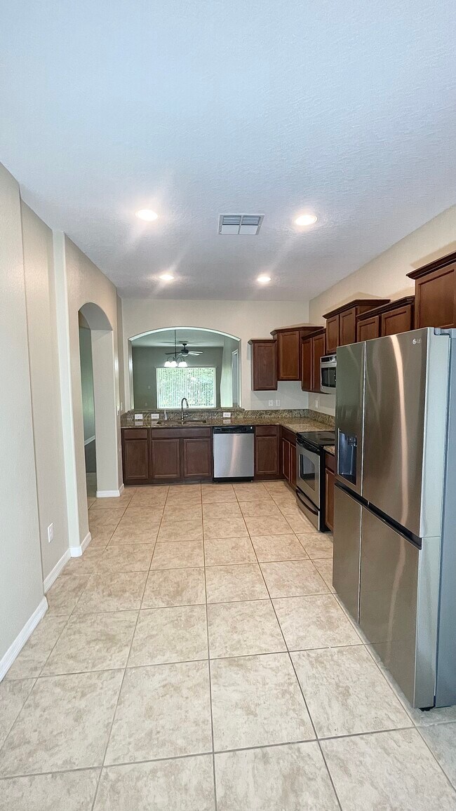 Building Photo - 4167 Shade Tree Ln