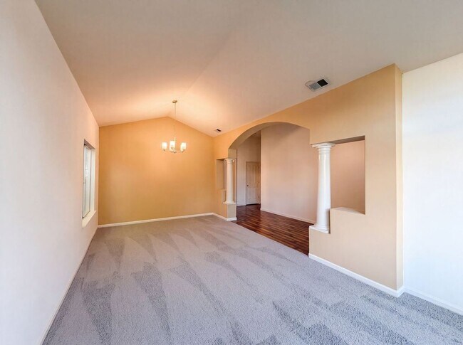 Foto del edificio - 5344 Swindon Rd