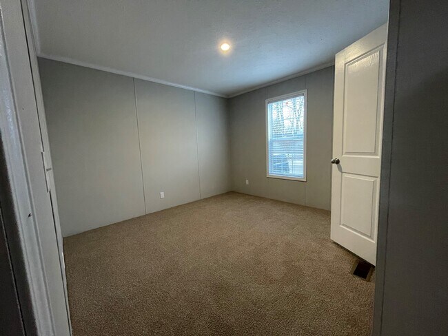 Building Photo - 181 Apollo Cir