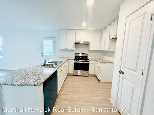 Foto del edificio - 3 br, 2 bath House - 14647 Greenfield Mill