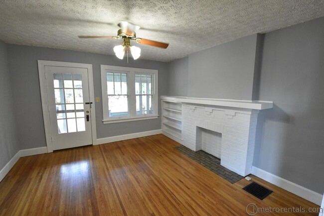 Foto del edificio - 149-151 E Lakeview Avenue