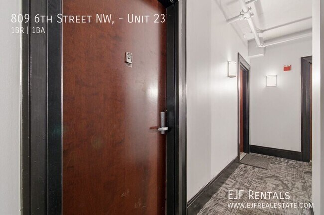 Foto del edificio - 809 6th St NW