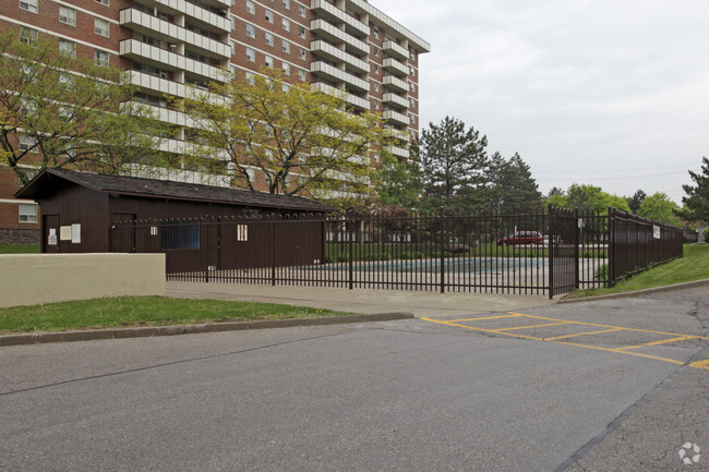 Building Photo - Bayview Towers