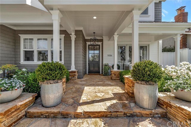 Foto del edificio - 1836 Port Stanhope Pl