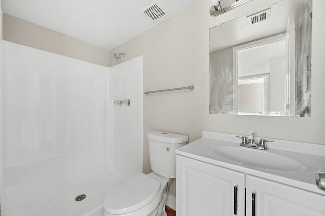 Photo - 2814 E Marconi Ave Apartment