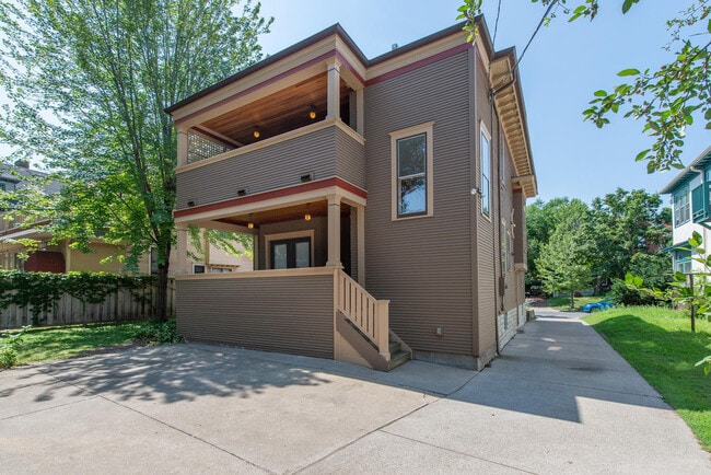 Building Photo - 2205 Aldrich Ave S
