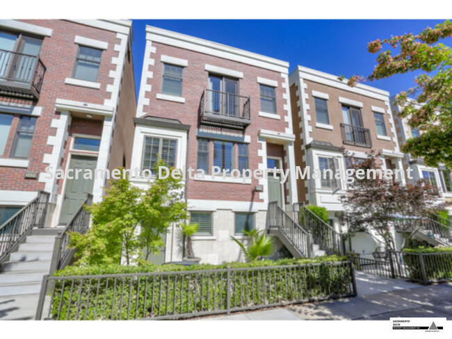 Building Photo - 2026 21st St