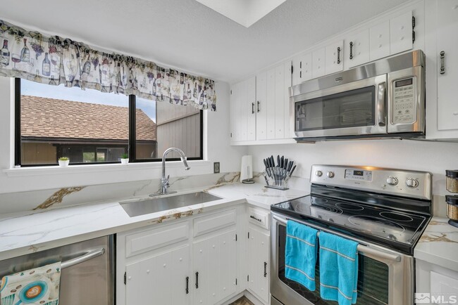 Building Photo - 1493 Foster Dr