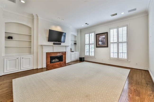 Foto del edificio - 180 Oak Pl