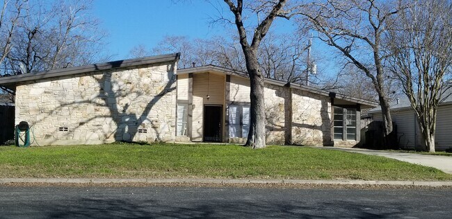 Building Photo - 5618 Crater Lake Dr