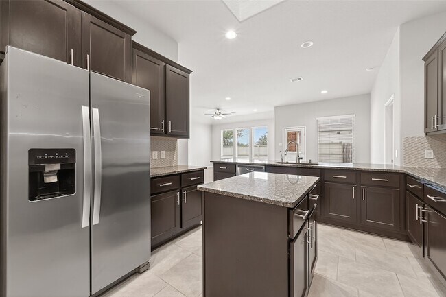 Foto del edificio - 219 Verde Lake Way