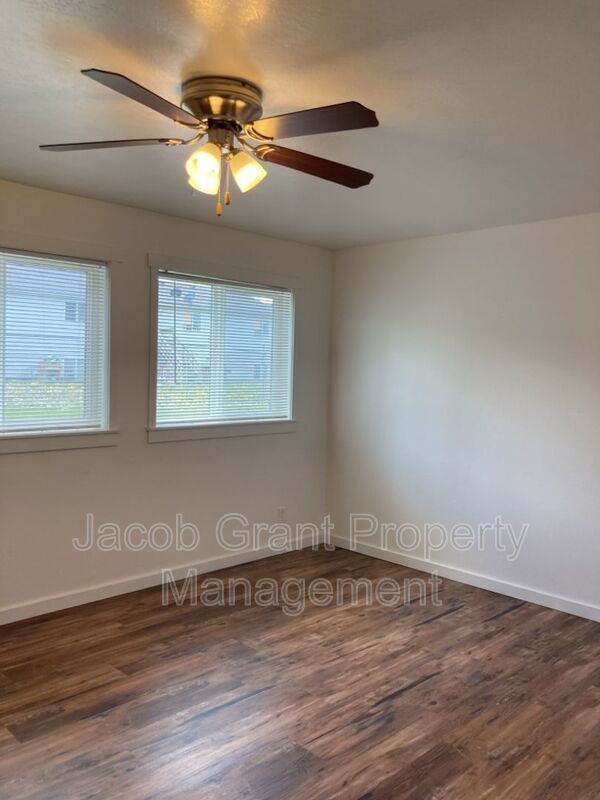 Foto del edificio - 2158 Stace St