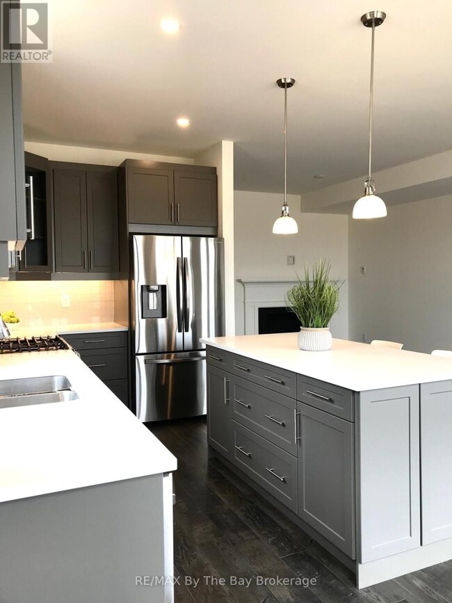 Building Photo - 154 Red Pine St.