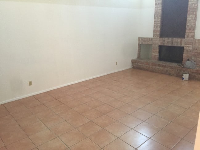 Foto del edificio - 3512 E Glen Dr