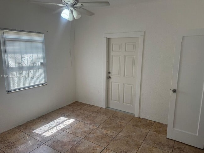 Foto del edificio - 1411 NW 41st St