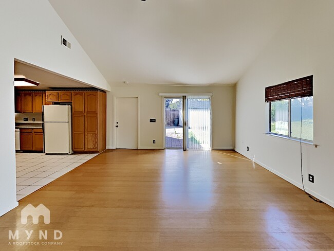 Building Photo - 40464 Ditmus Ct