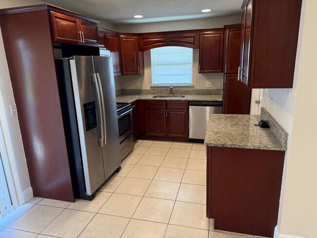 Foto del edificio - 4 Bedroom/1.5 Bath Single Family Home