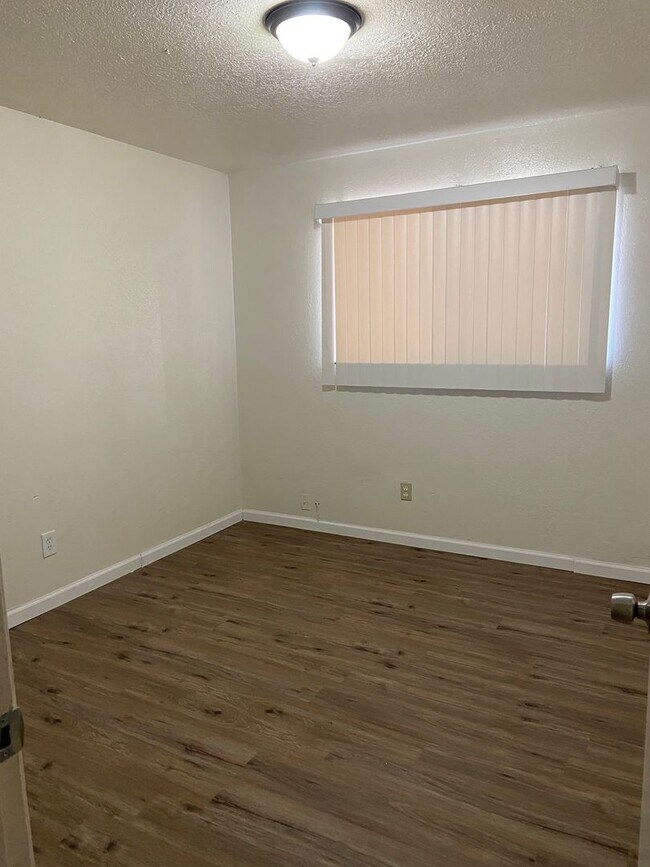 Building Photo - 127 Tennessee St SE