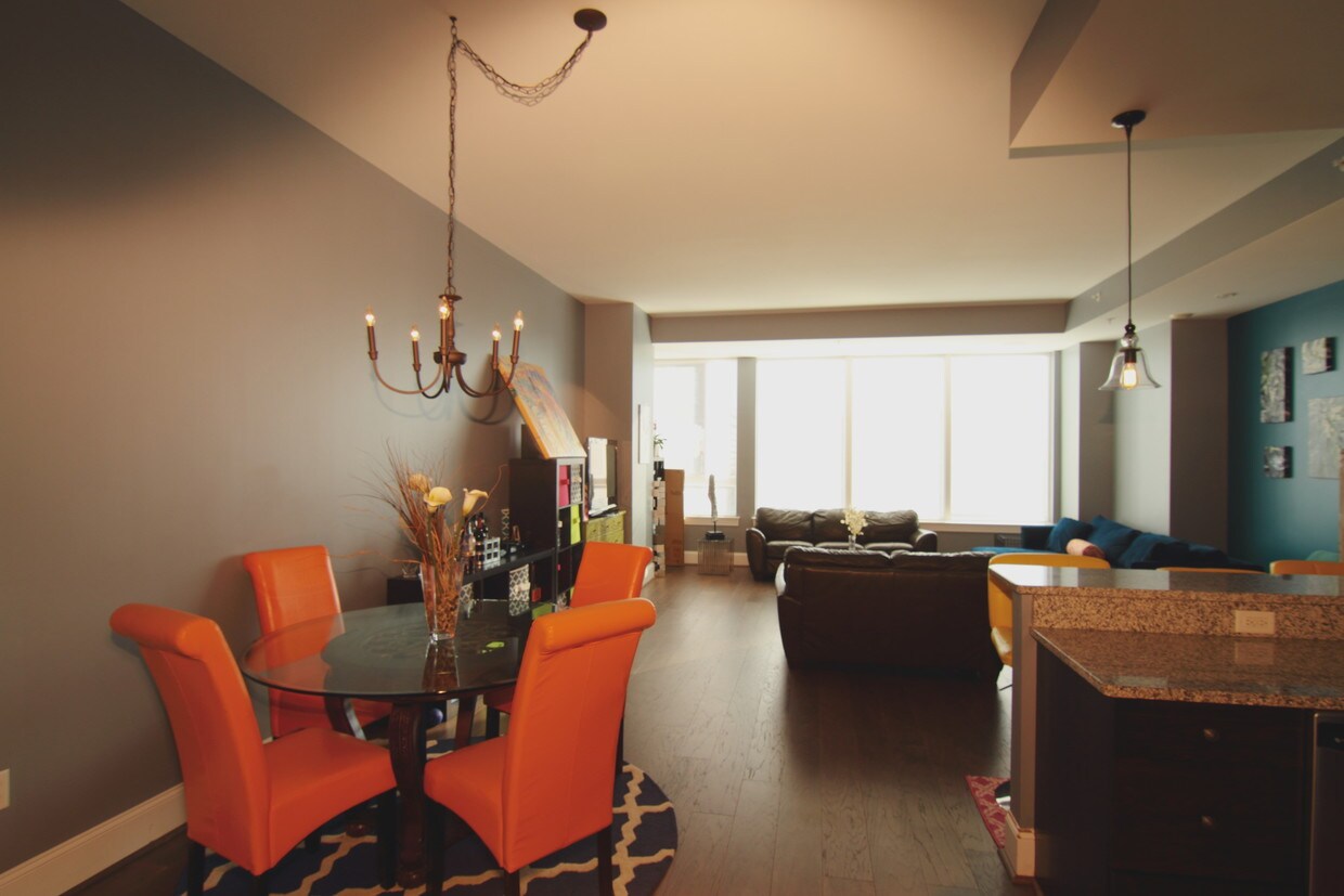 Hallway view of dining area - 400 W North St