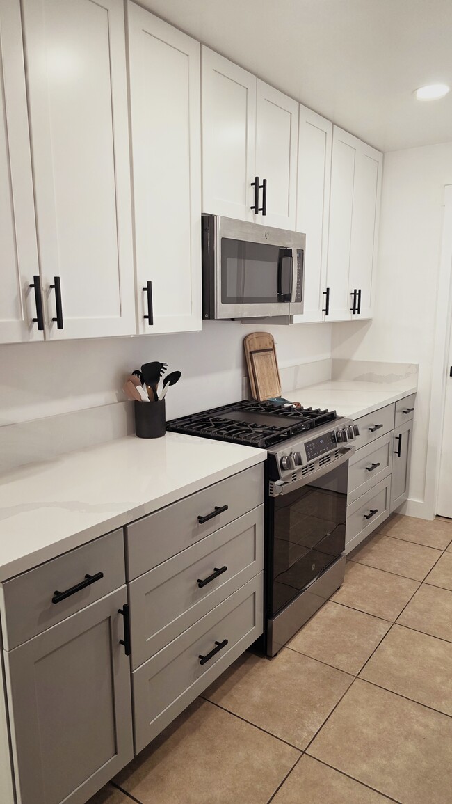 Foto del edificio - 4122 Lewis St